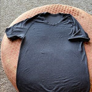 lululemon athletica Dark Gray Short Sleeve Tee